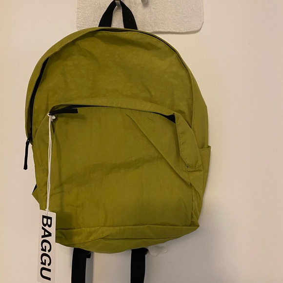 NWT BAGGU LARGE NYLON BACKPACK. Lemongrass. 16x12x6 - Picture 1 of 6